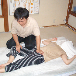 側弯症に対する足の指圧