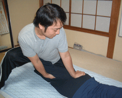 背骨のにも関係する骨盤矯正