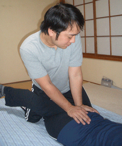 骨盤矯正ひねる技術